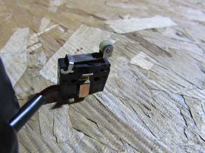 BMW Trunk Handle Micro Switch Burgess 83806763